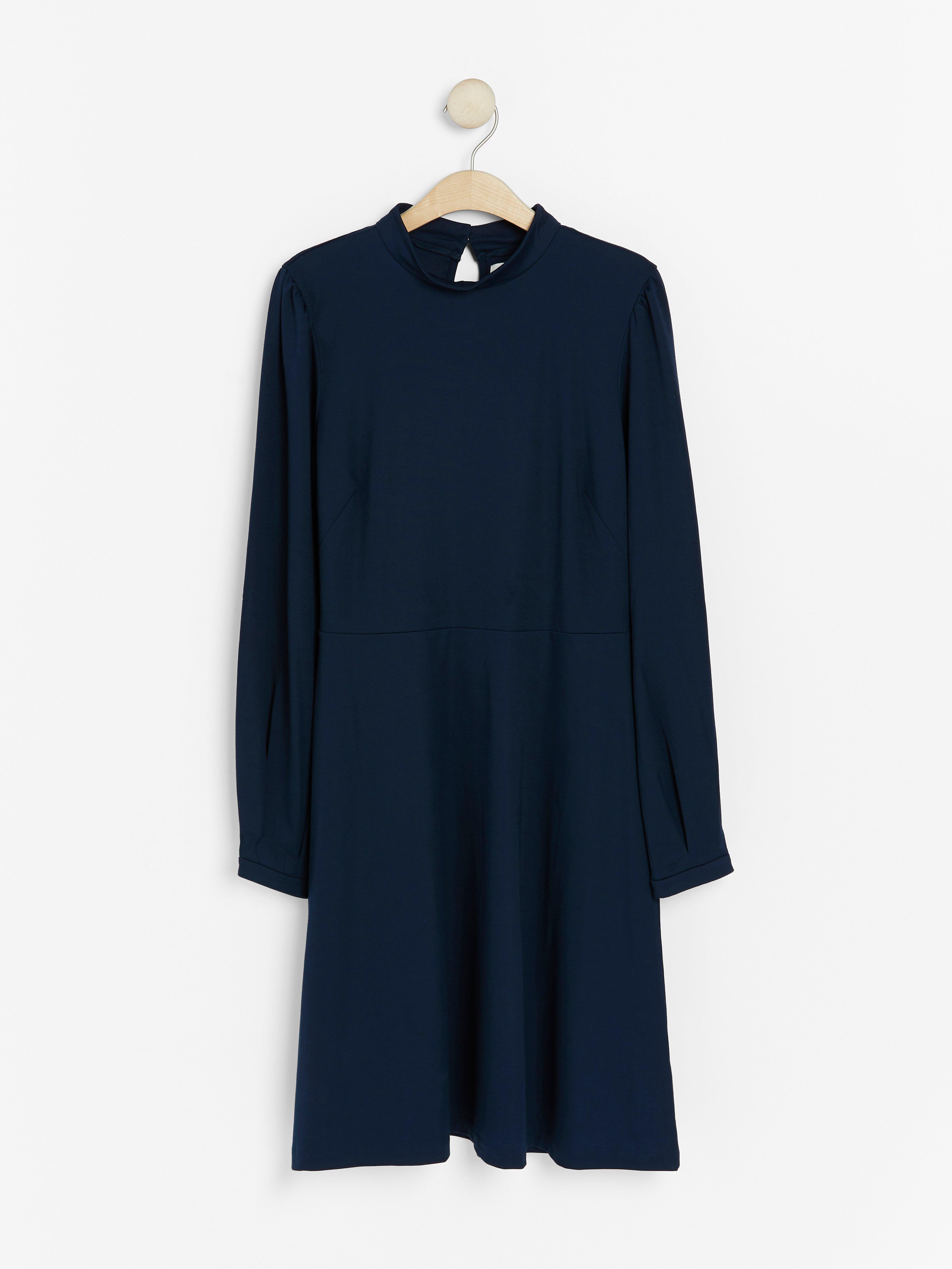 Marinblå långärmad klänning