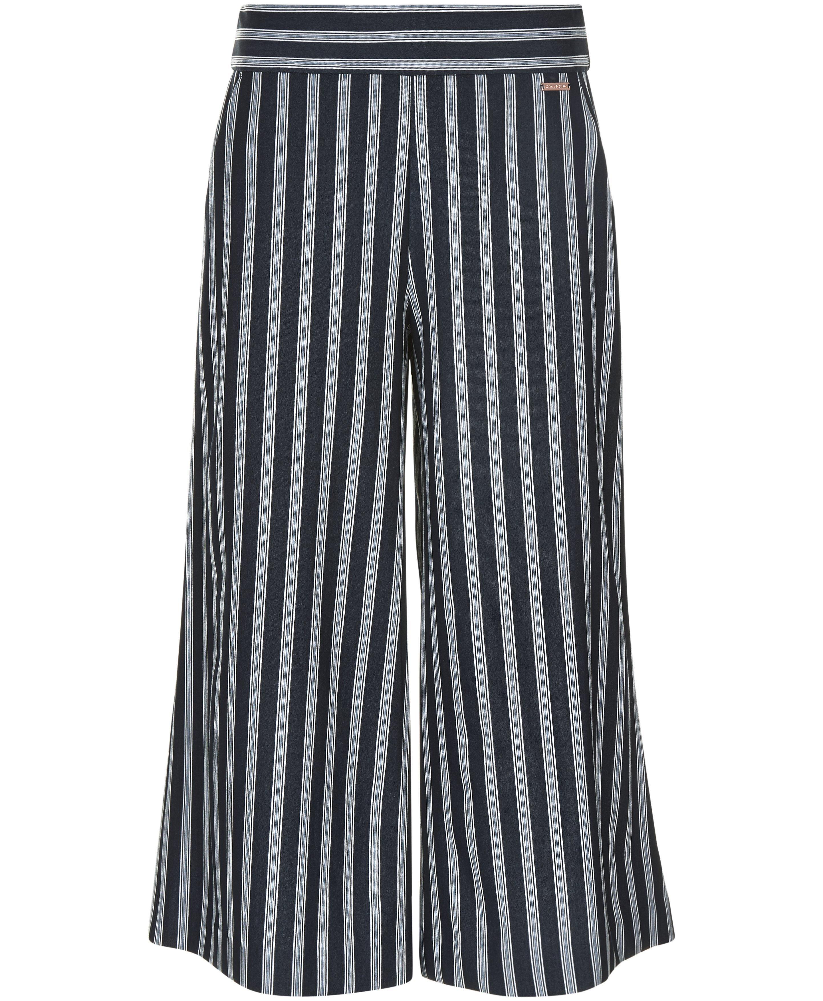 Look like the cream of the crop in these on-trend culottes. In a versatile stripy fabric with slouchy pockets. High waisted and designed to fall to mid calf.