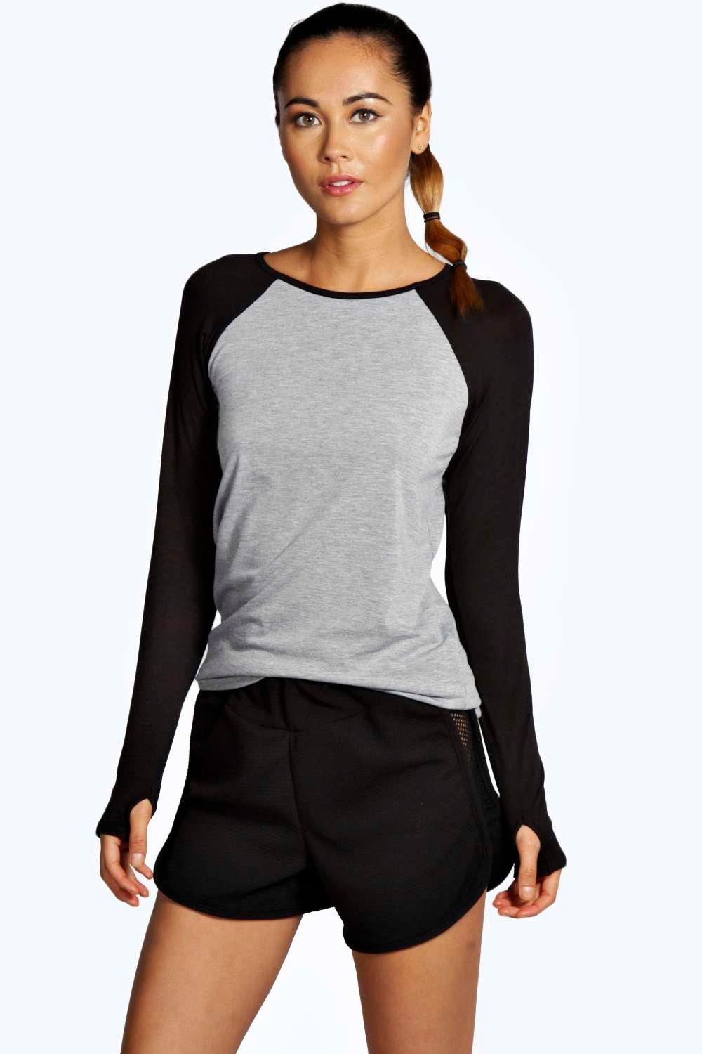 women's top with thumb hole