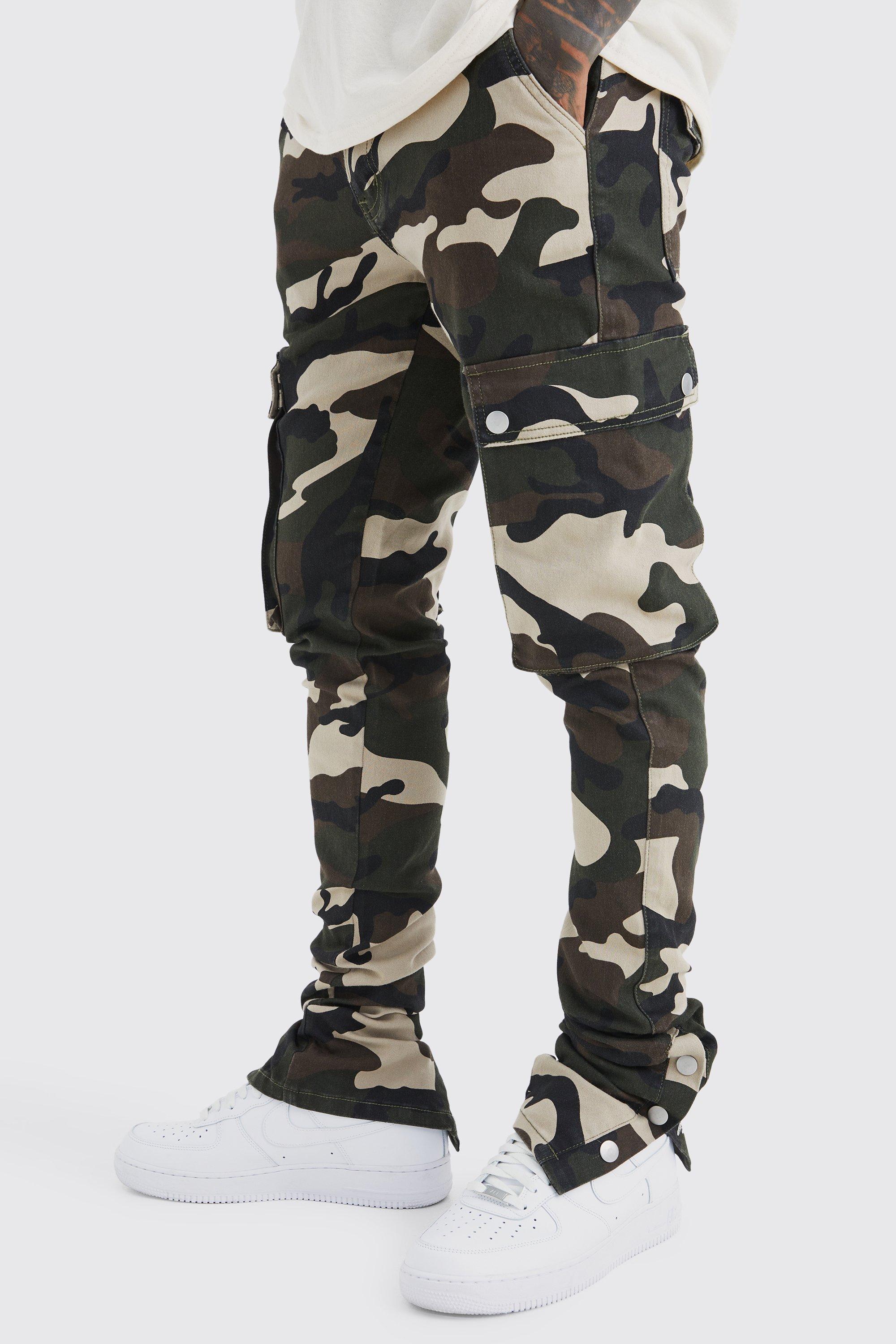 Image of Pantaloni Cargo Skinny Fit in fantasia militare con pieghe sul fondo e bottoni a pressione, Beige