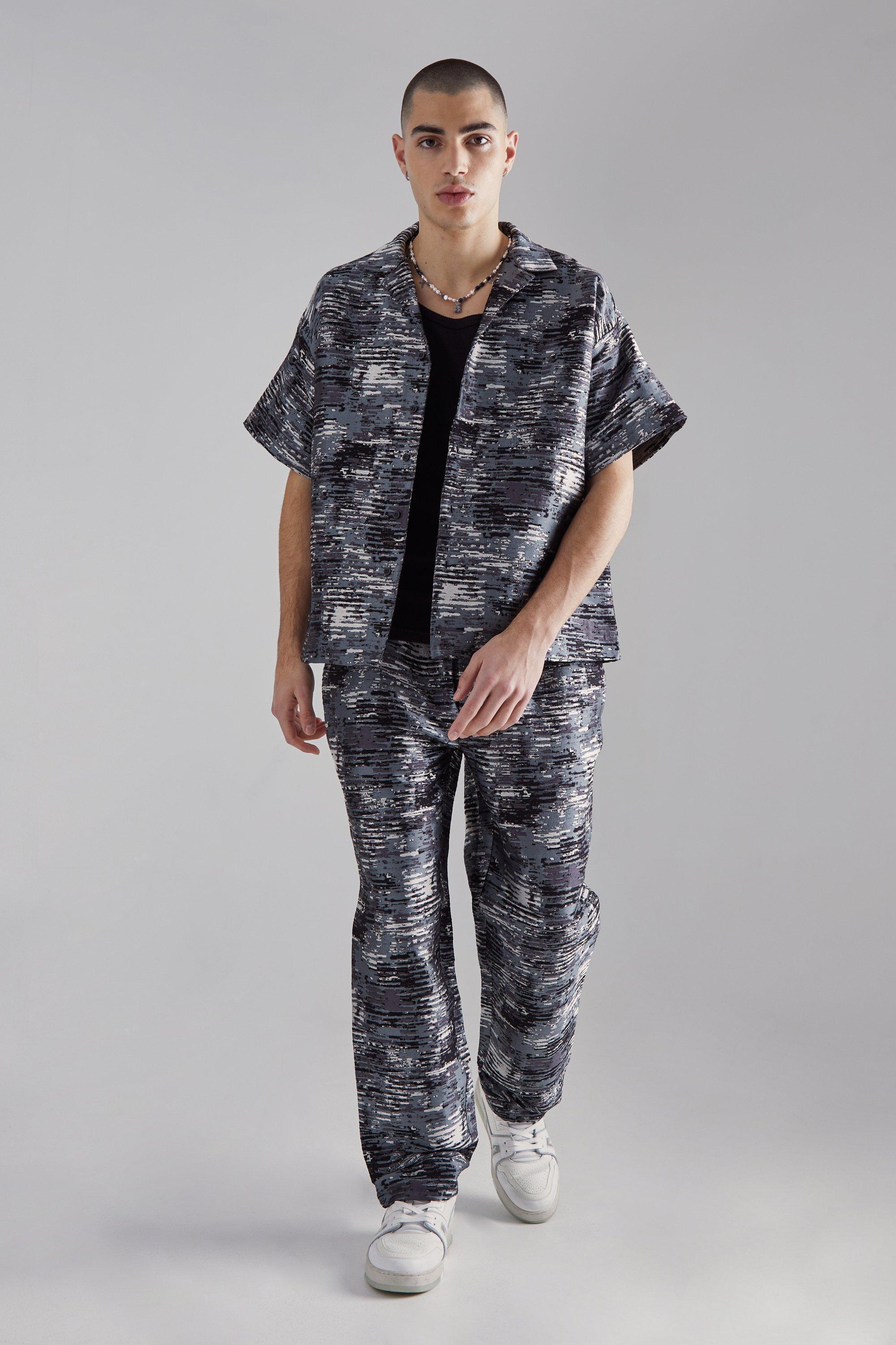 Image of Set camicia squadrata in fantasia militare con trama & pantaloni, Grigio