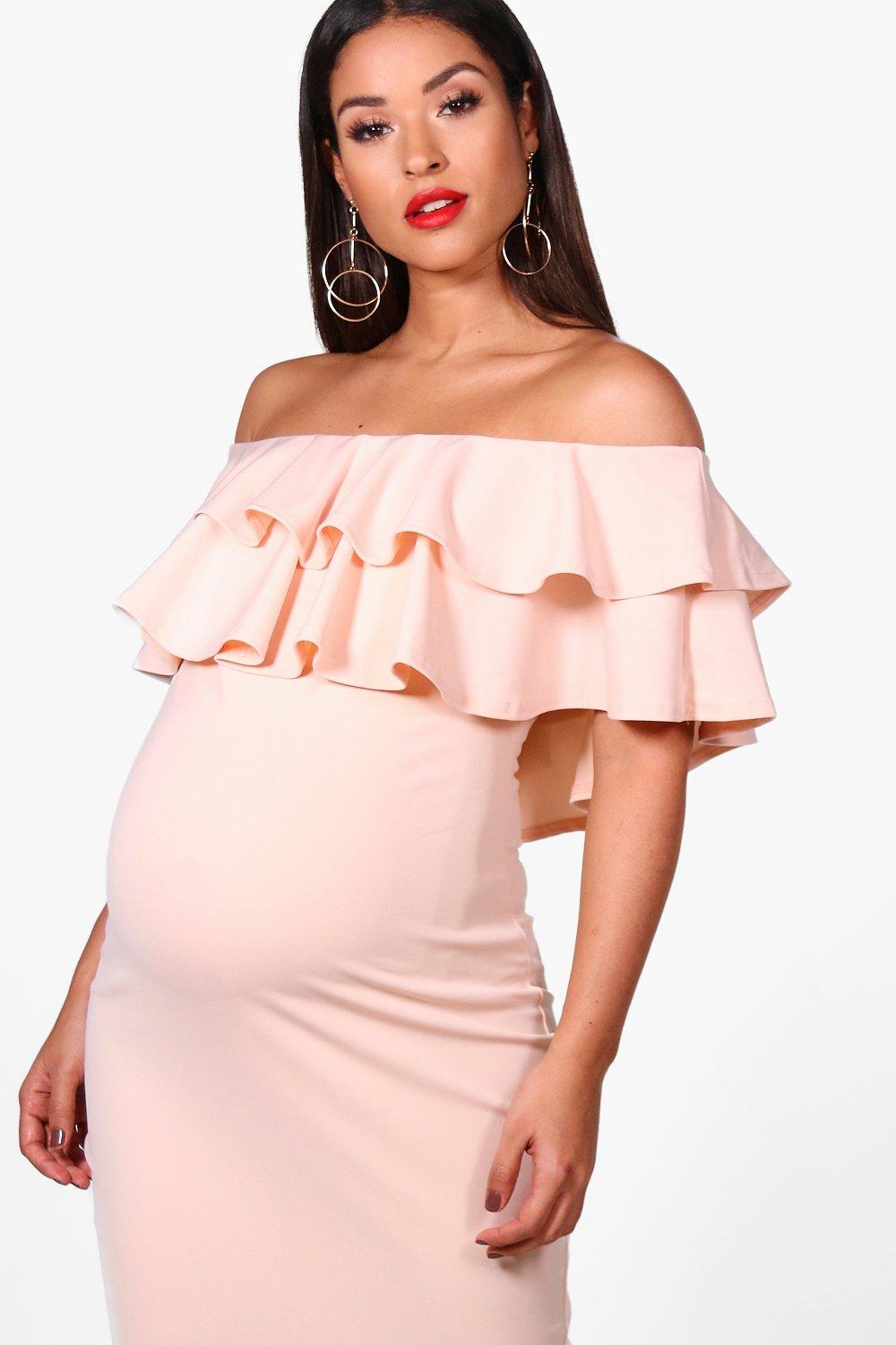 ruffle robe for maternity shoot