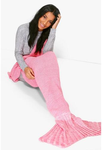 Knitted Mermaid Tail Blanket