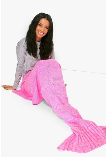 Knitted Mermaid Tail Blanket