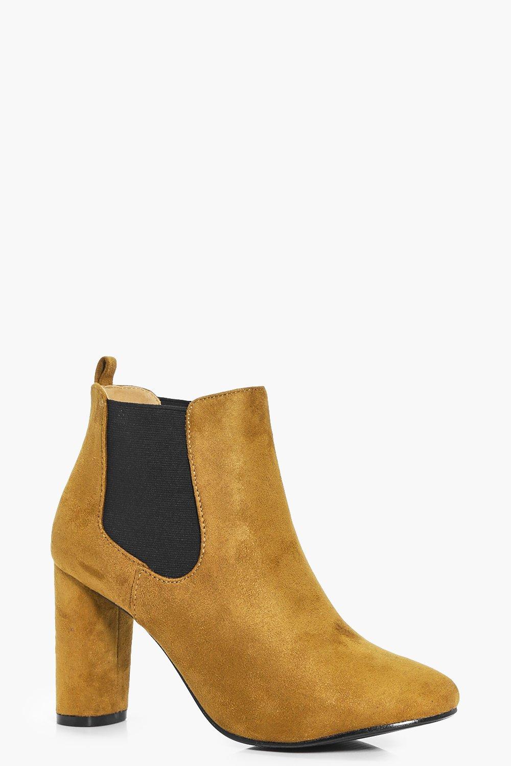 Lola Cylinder Heel Pull On Chelsea Boot