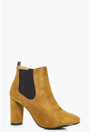 Lola Cylinder Heel Pull On Chelsea Boot
