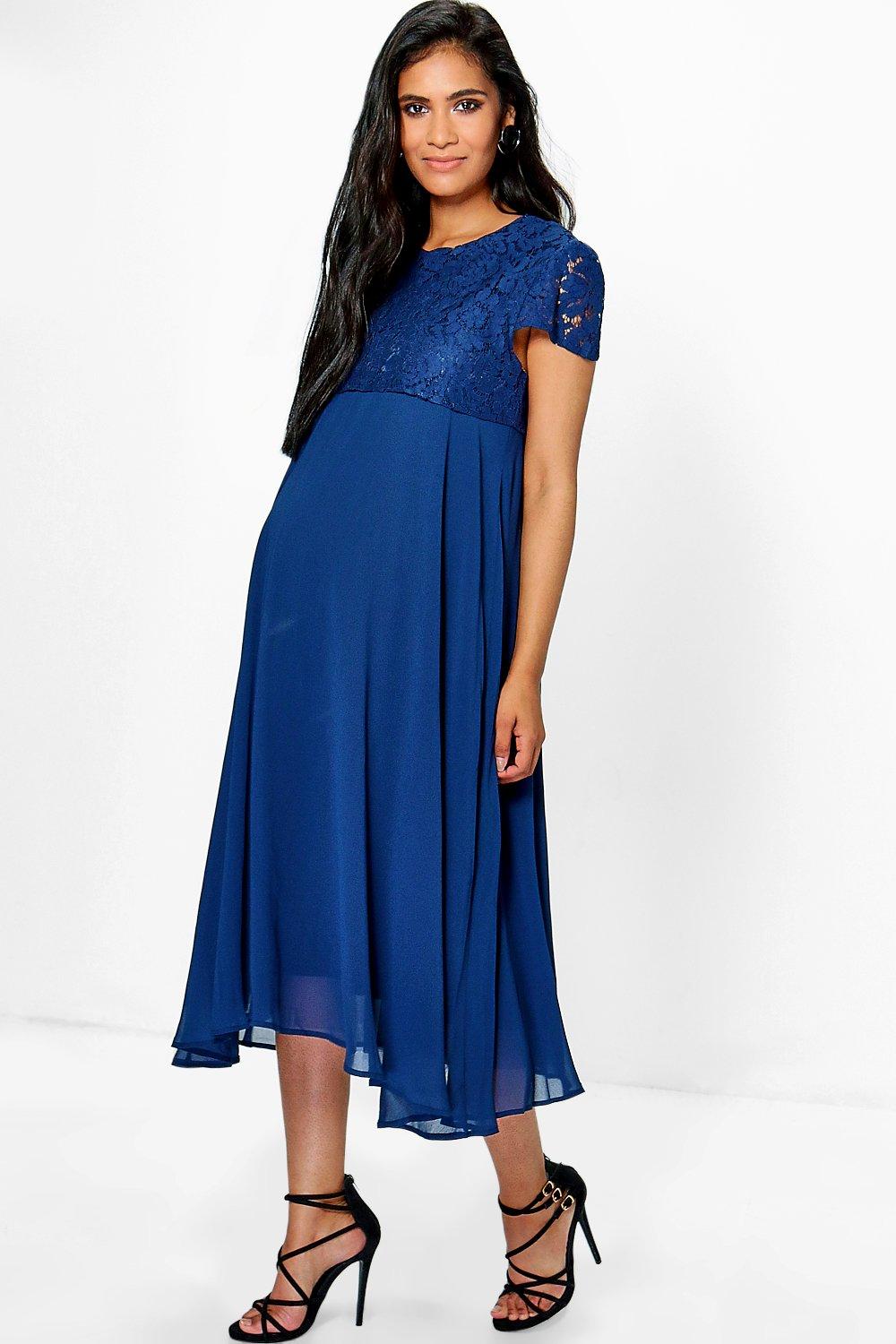 boohoo maternity plus size