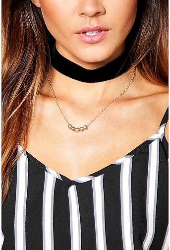 Tia Velvet Choker And Skinny Layered Necklace