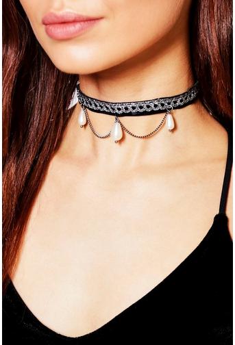 Lena Pearl Tear Drop Velvet Choker