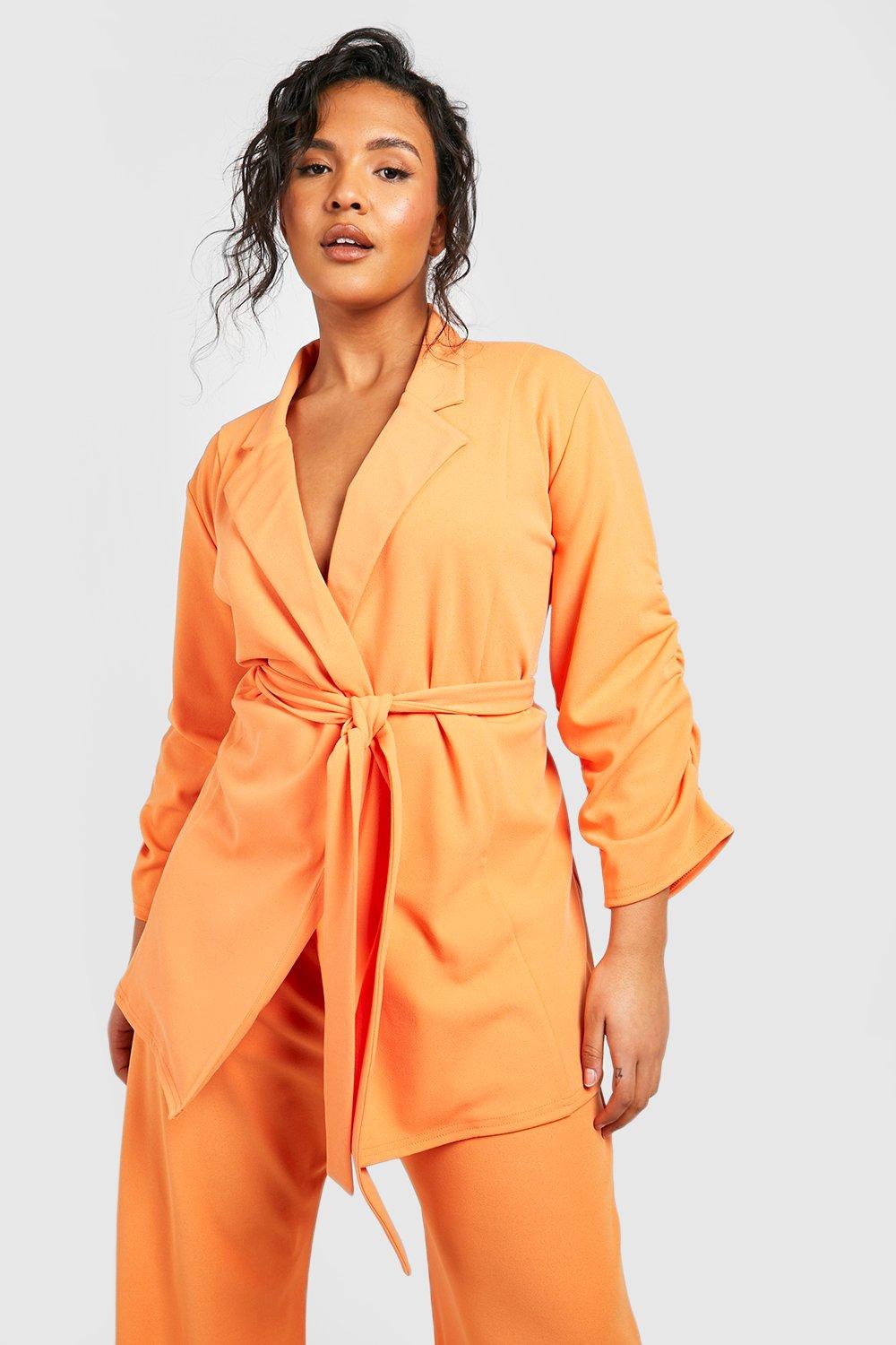 Boohoo Plus Jersey Blazer Met Geplooide Mouwen En Ceintuur, Pale Orange