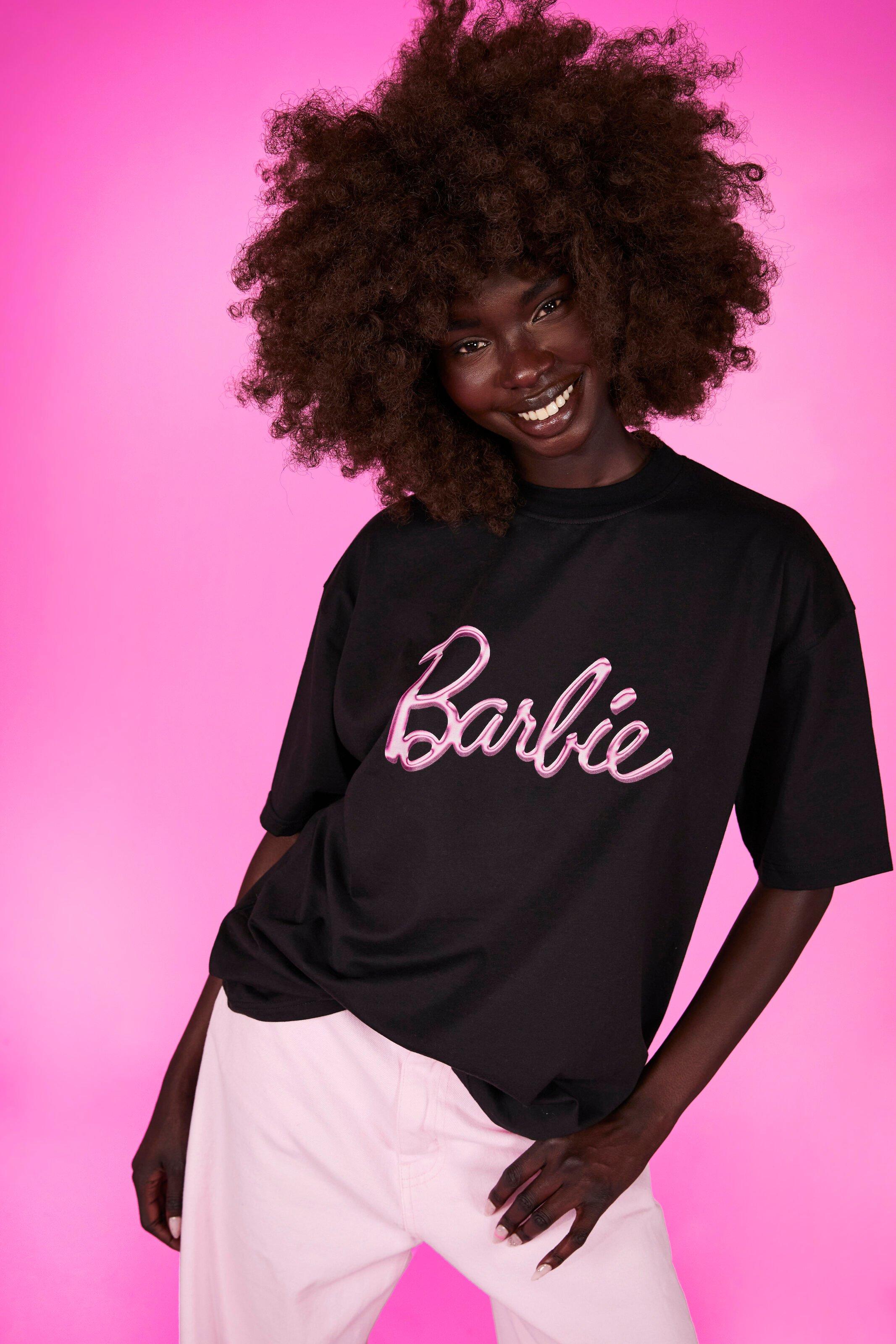 Image of T-shirt oversize con stampa di slogan Barbie, Nero