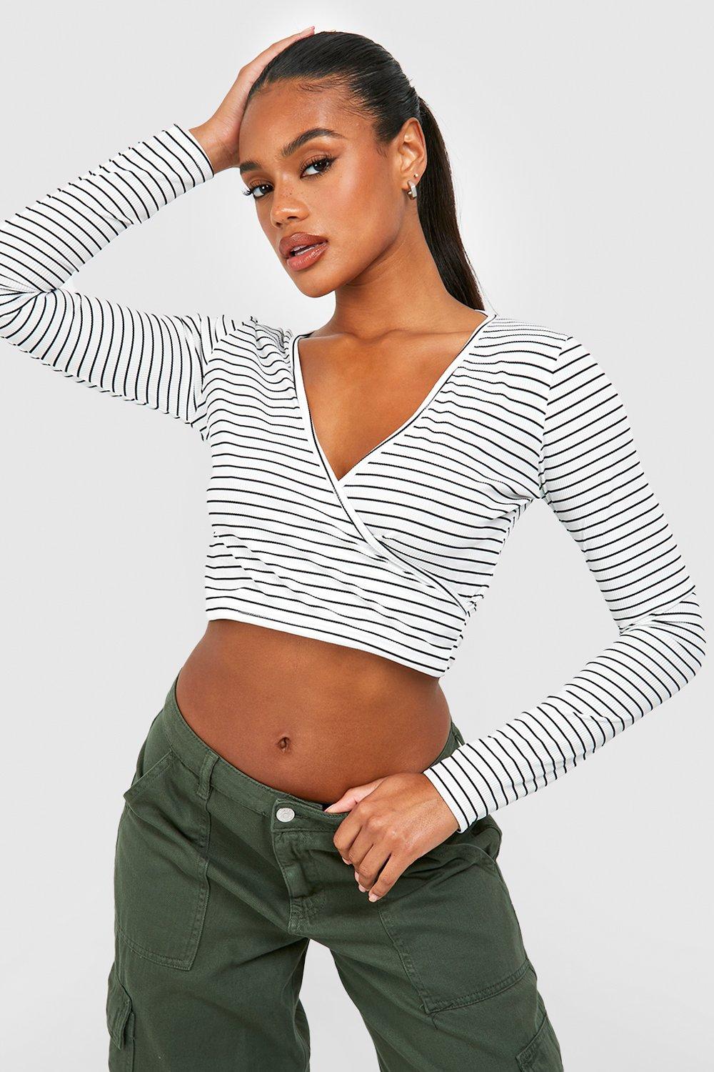 Image of Crop top scaldacuore in maglia a righe, Bianco