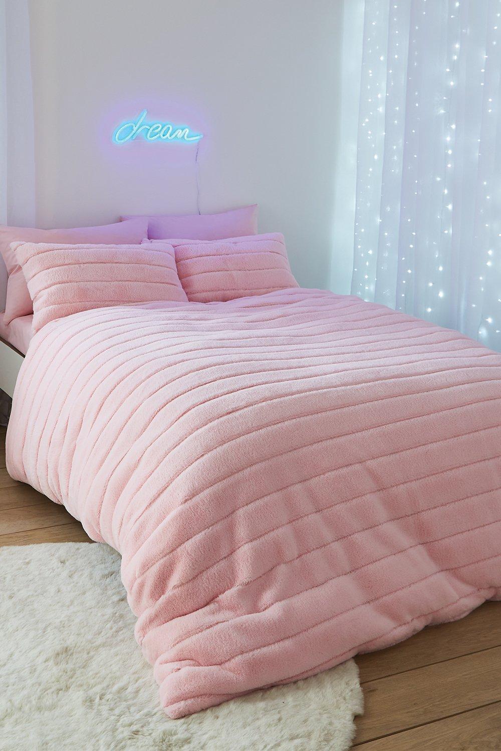 Picture of Hella Cosy Banded Faux Fur King Duvet Set