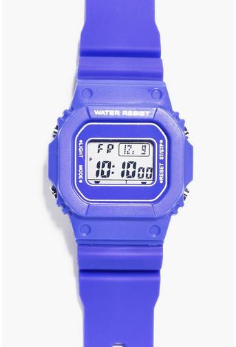 Retro Sports Watch With Square Face