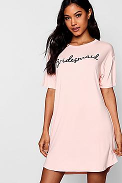 Take nights in up a notch with our silky soft sleepwearYou'll be saying no to nights out when you see our snuggle-worthy sleepwear and luxe loungewear. Cosy up in a co-ordinating pyjama set, drift off in a night dress or go for slumber party success in a statement onesie. Catch your beauty sleep in the best basics from boohoo.