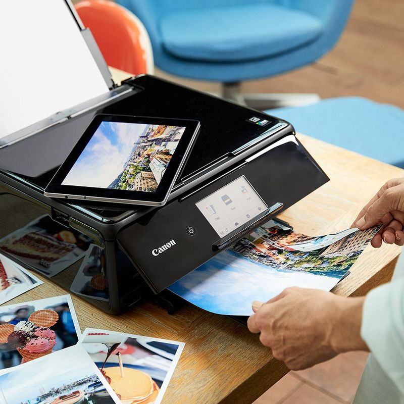 Print all your stories with ease using the Canon PRINT app.