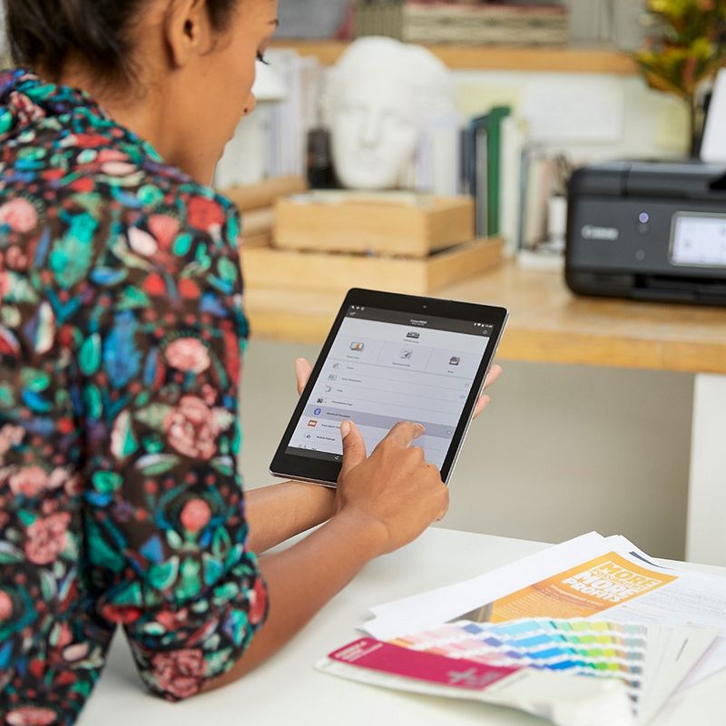 PIXMA printers with Bluetooth® low energy technology* let you connect quickly to your smart device using the Canon PRINT app.