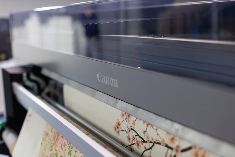 Colorado M-series with UVgel technology at Asrin Wallprint