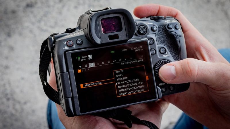 Canon Pro HP-infobank-16x9.jpg