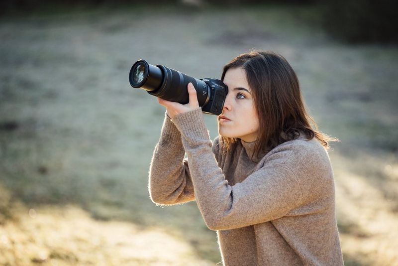 Canon EOS R7 - ¿Vale la pena en 2023? (vs otras cámaras) 
