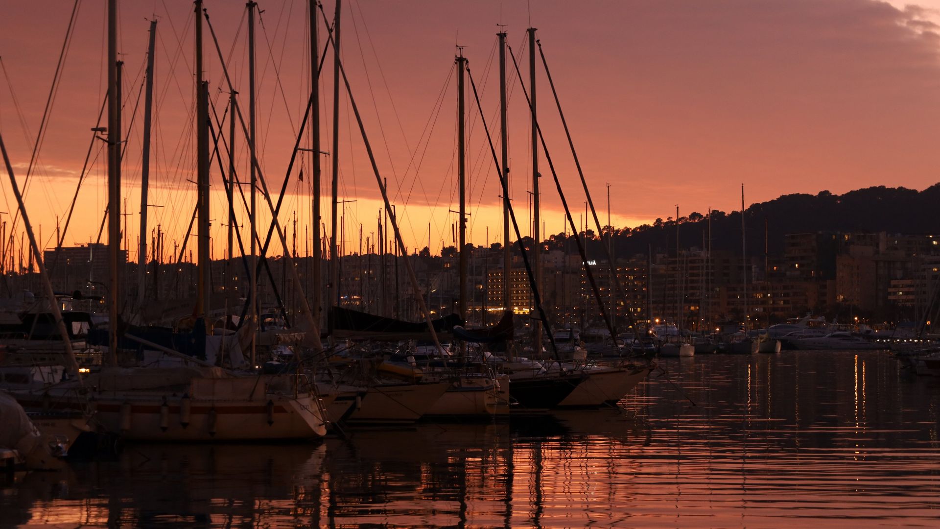 Shot on RF 24-105mm F4-7.1 IS STM of sailing boats at sunset