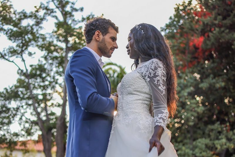 Quelles caméra et matériels de tournage vidéo acheter lorsqu'on débute ?  Filmer un mariage, des vidéos s, un évènement d'entreprise. Par