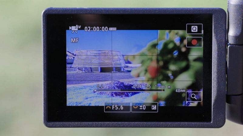 Canon EOS R8, la Full Frame básica renuncia a la estabilización