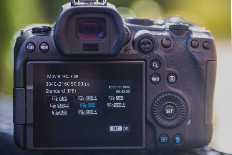 The back of a Canon camera, showing the Movie rec. size menu screen options.
