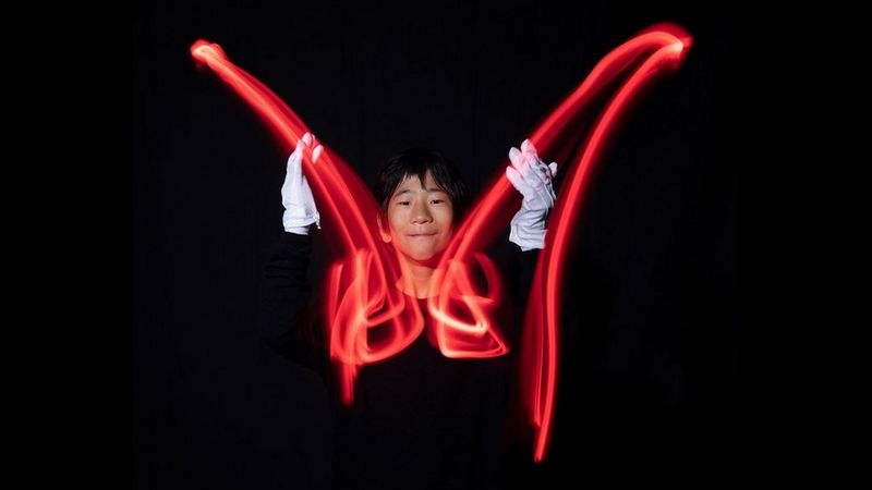 White-Hands-Chrous-Main-1