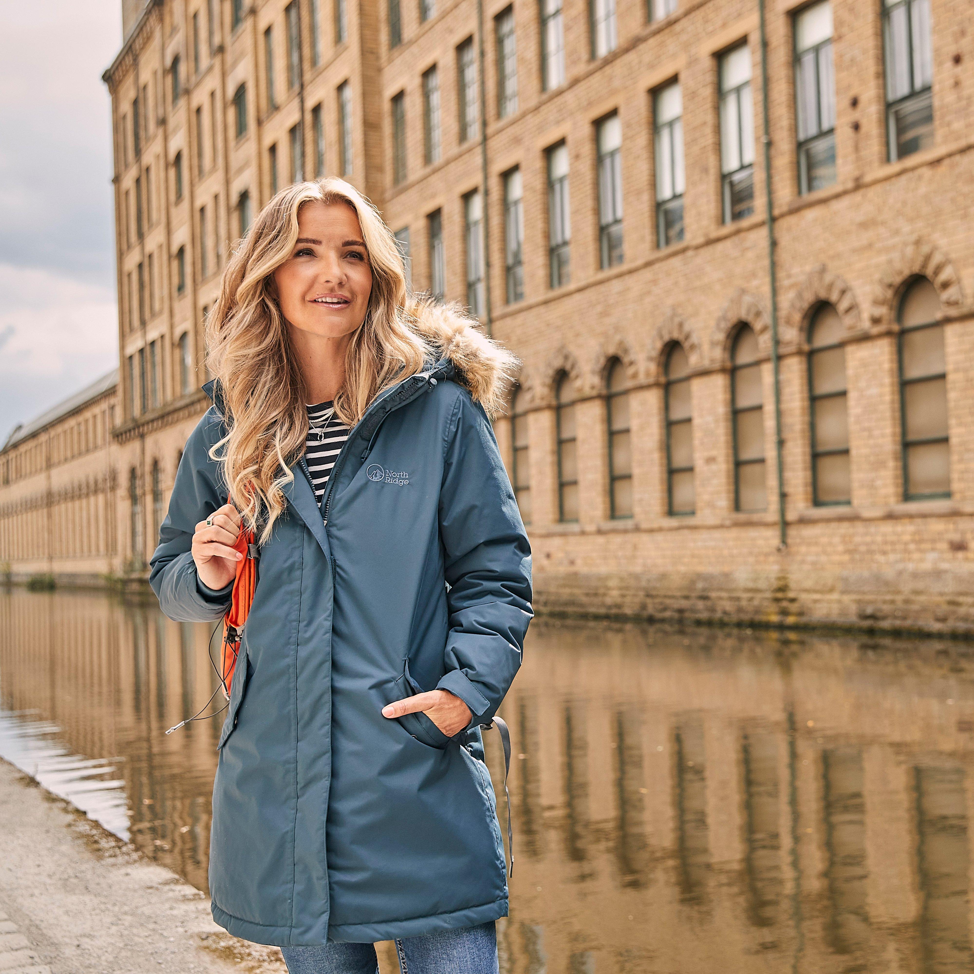 North Ridge Women's Range Down Parka, Navy