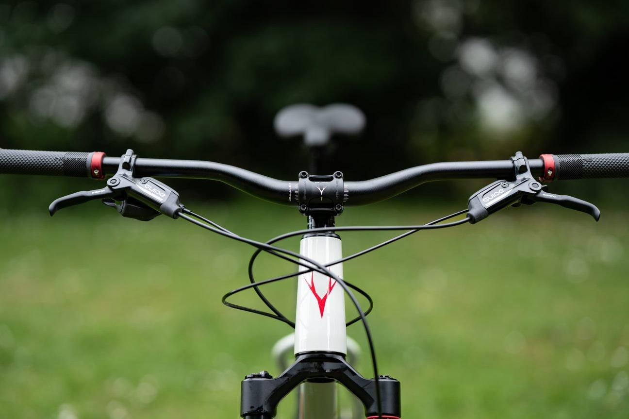 Whyte handlebars clearance