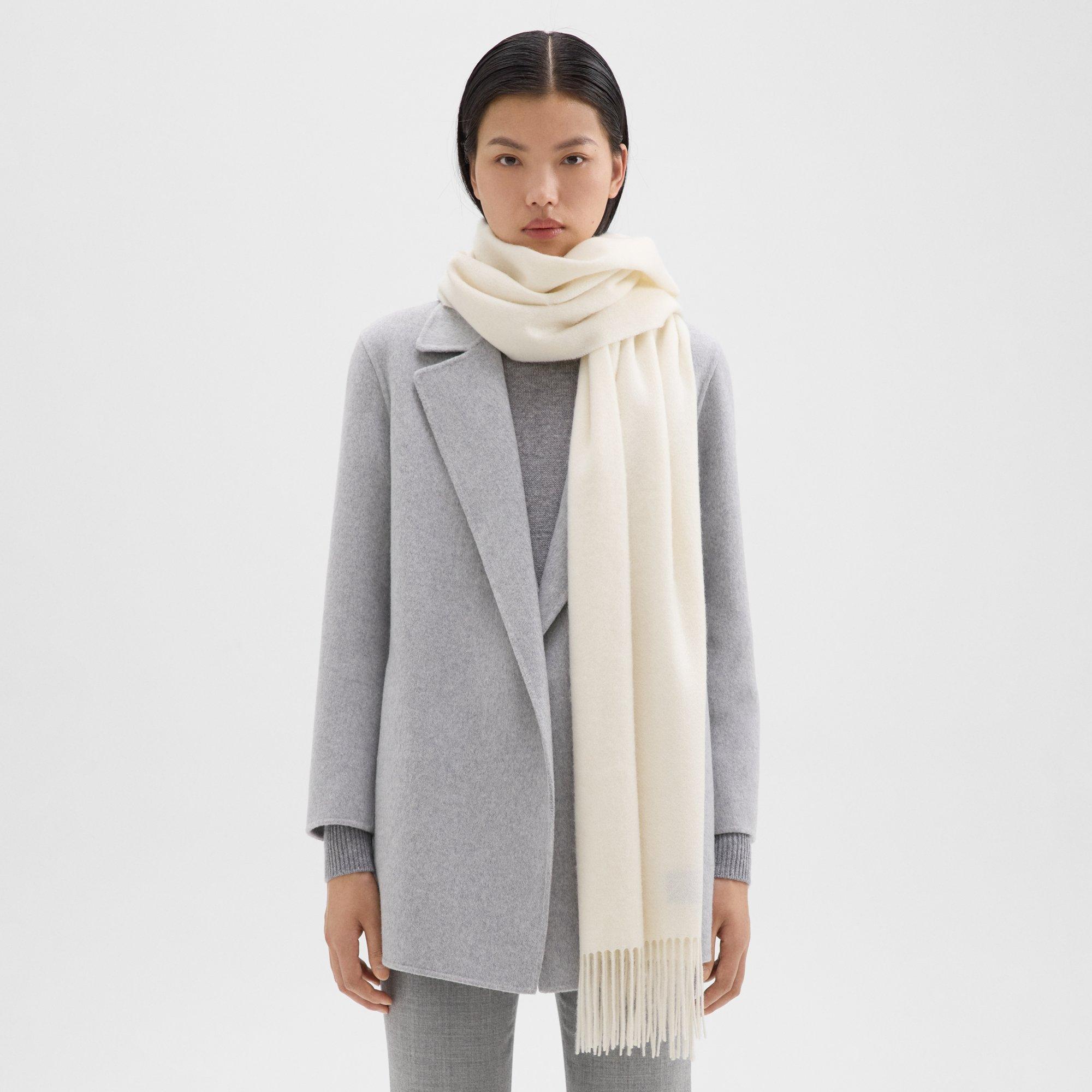 Theory Classic Scarf In Cashmere In Ivory