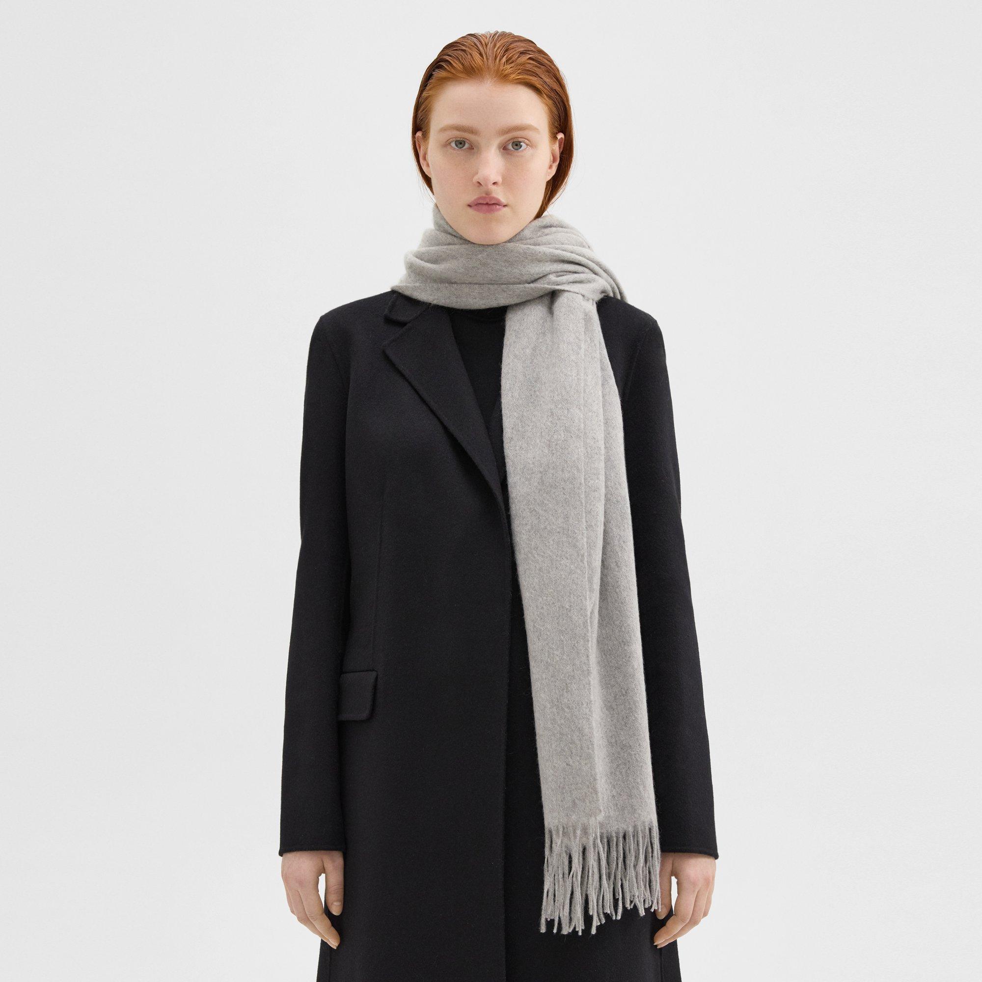 Theory Classic Scarf In Cashmere In Husky