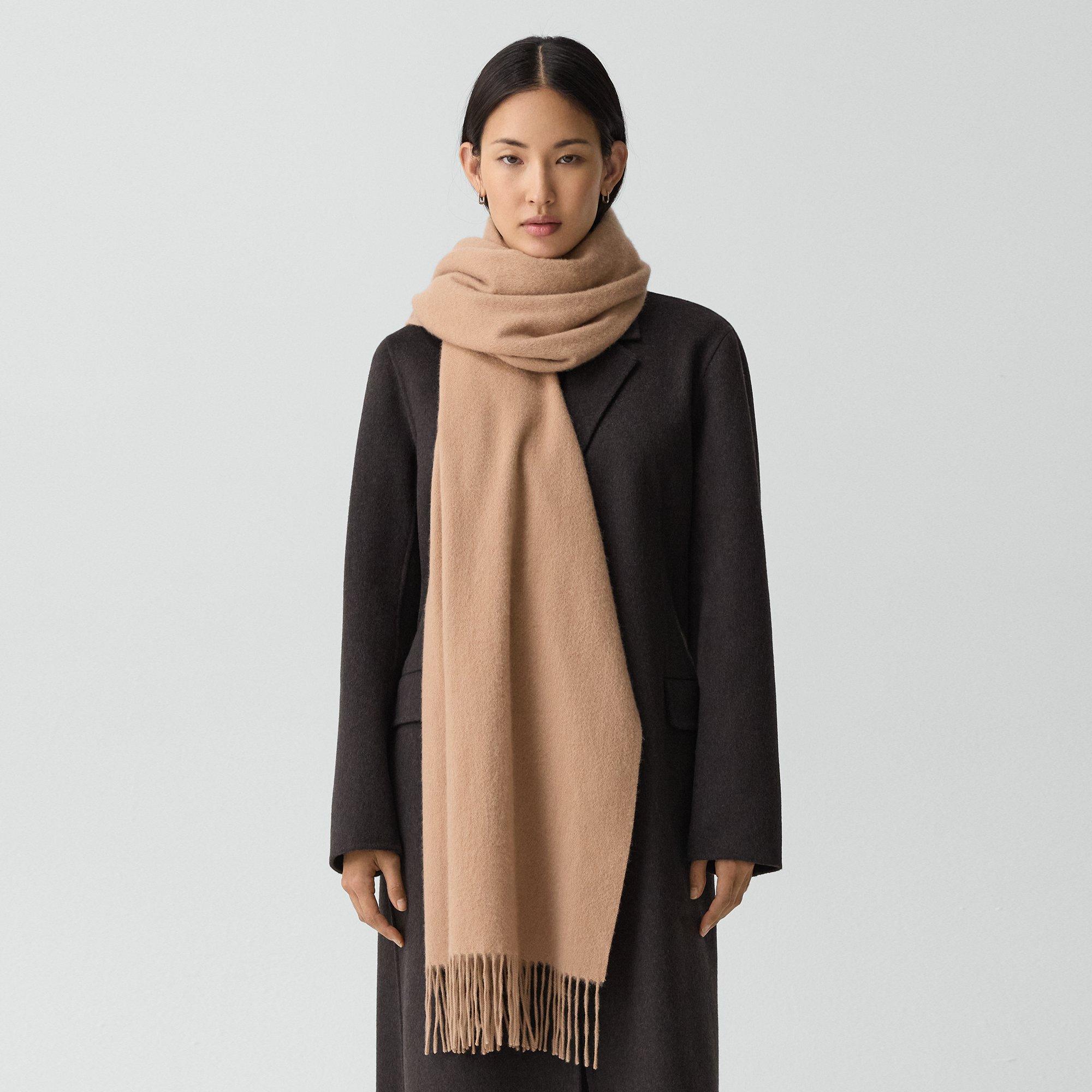 Theory Classic Scarf In Cashmere In Camel