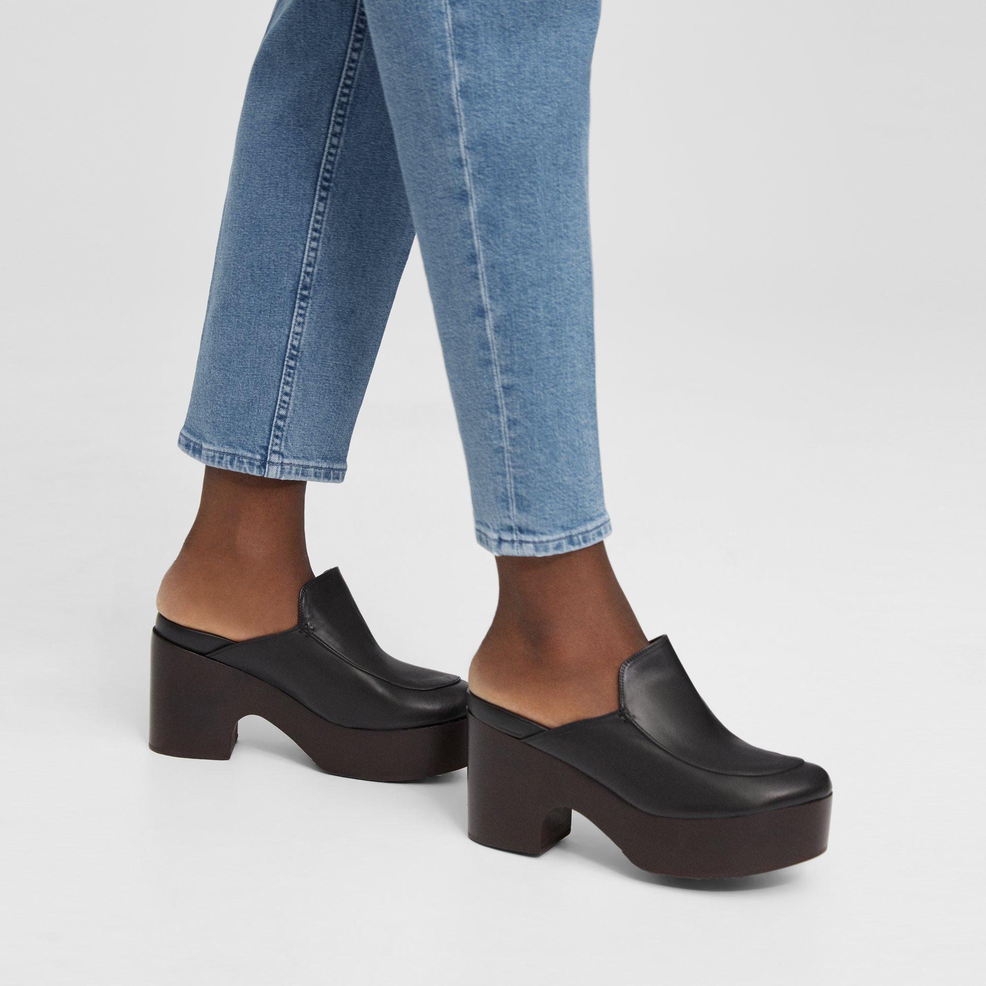 Theory Platform Clog In Leather In Black