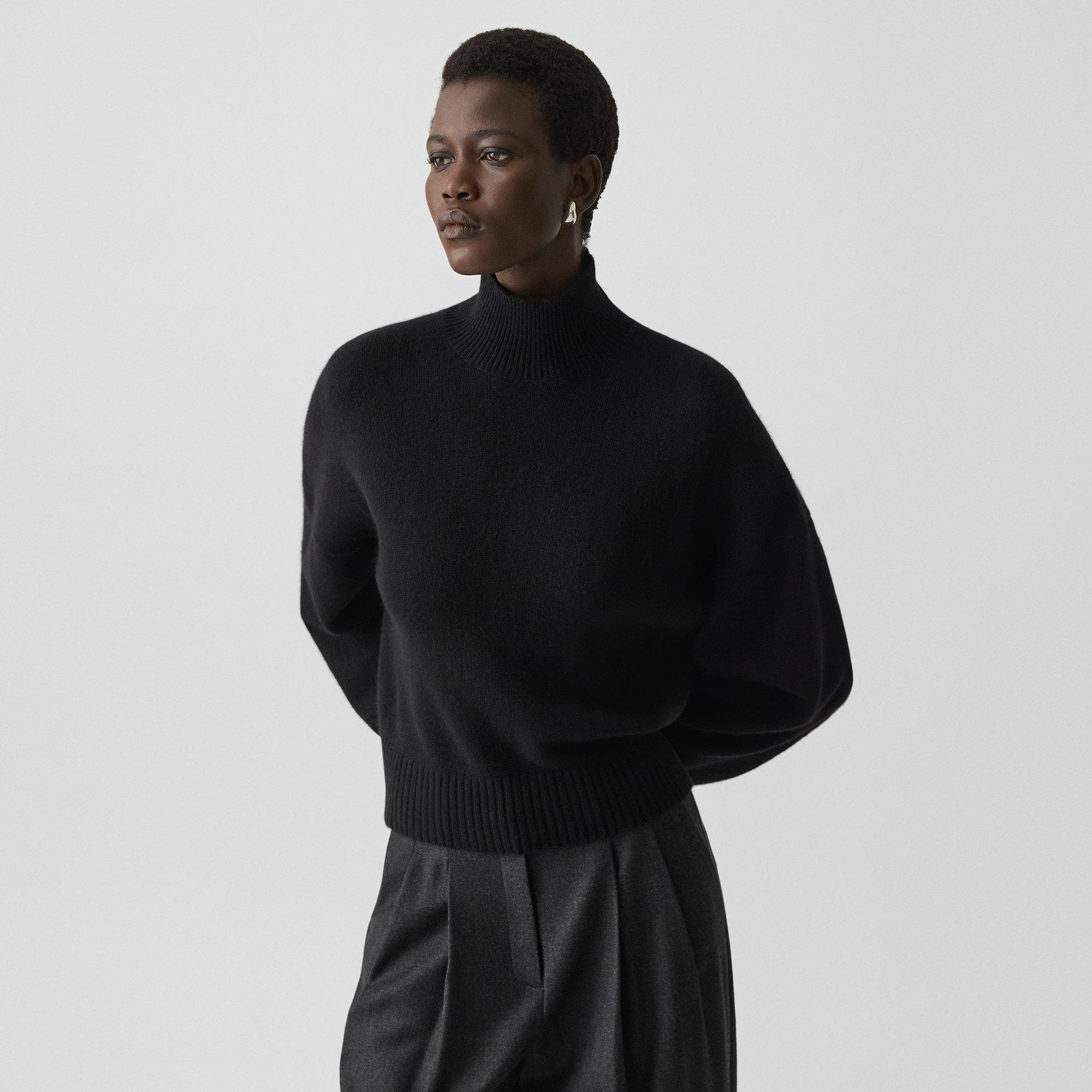 Theory Cropped Turtleneck In Cashmere In Black