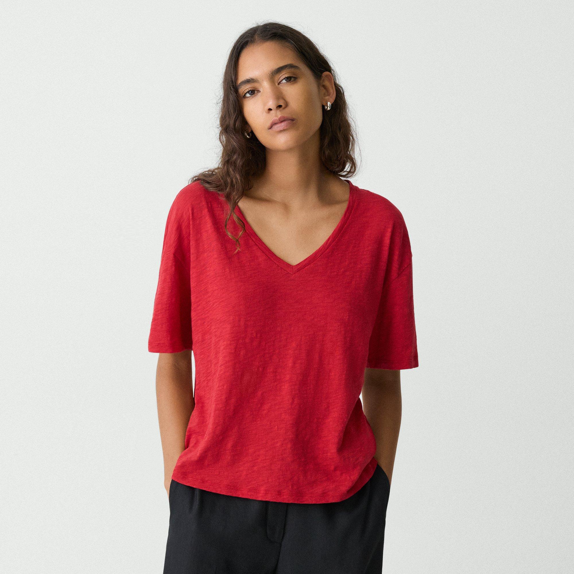 Theory Relaxed V-neck Tee In Cotton In Cherry