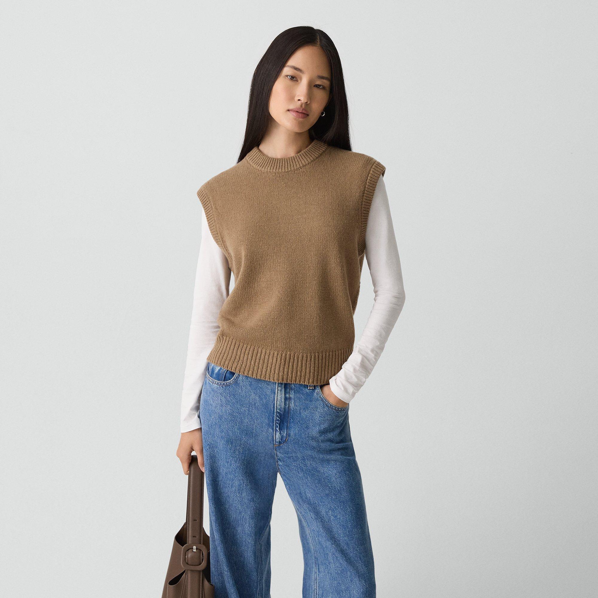 Theory Relaxed Vest In Recycled Cashmere In Brown