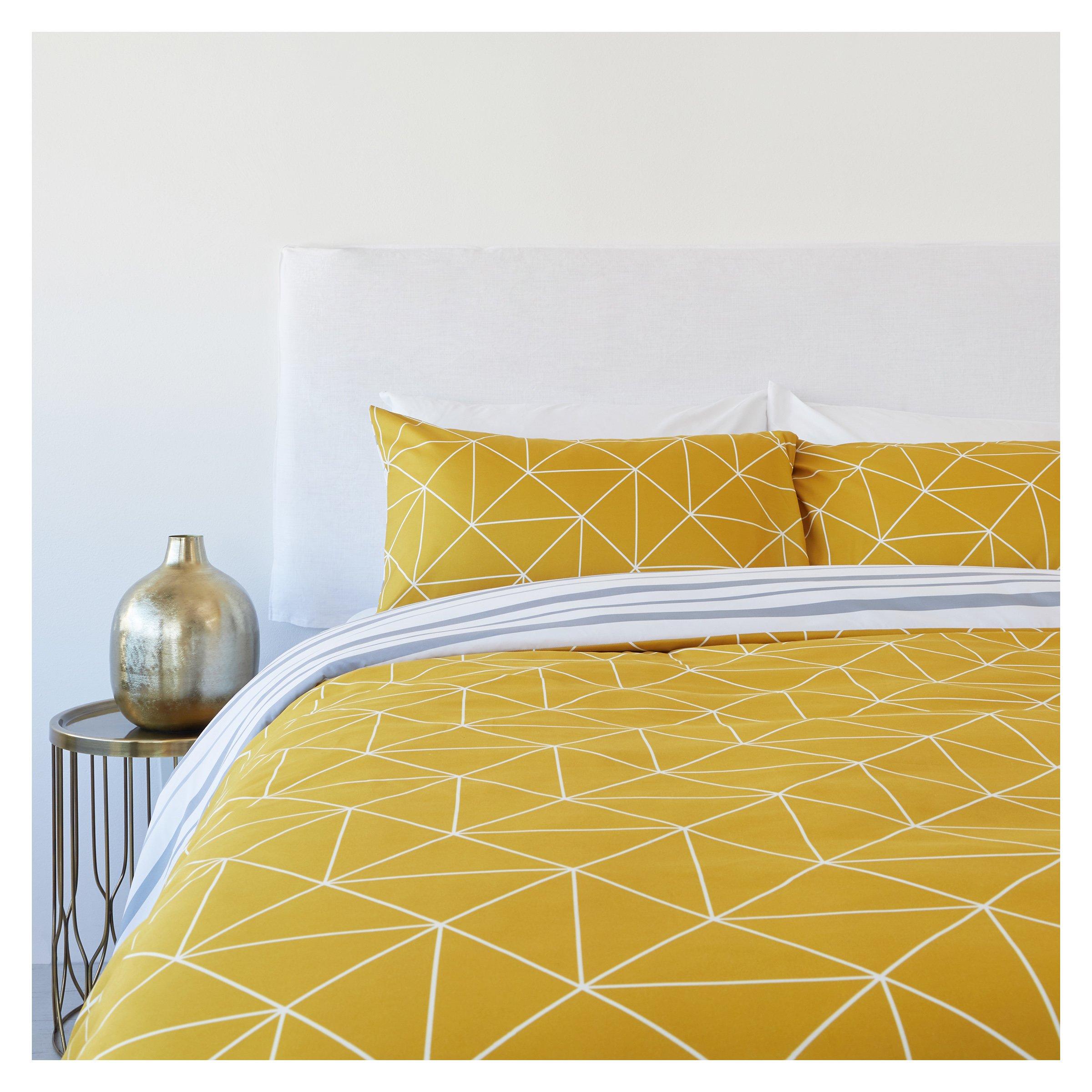 3 Quarter Skylynn Geometric Duvet Cover Set main image 0