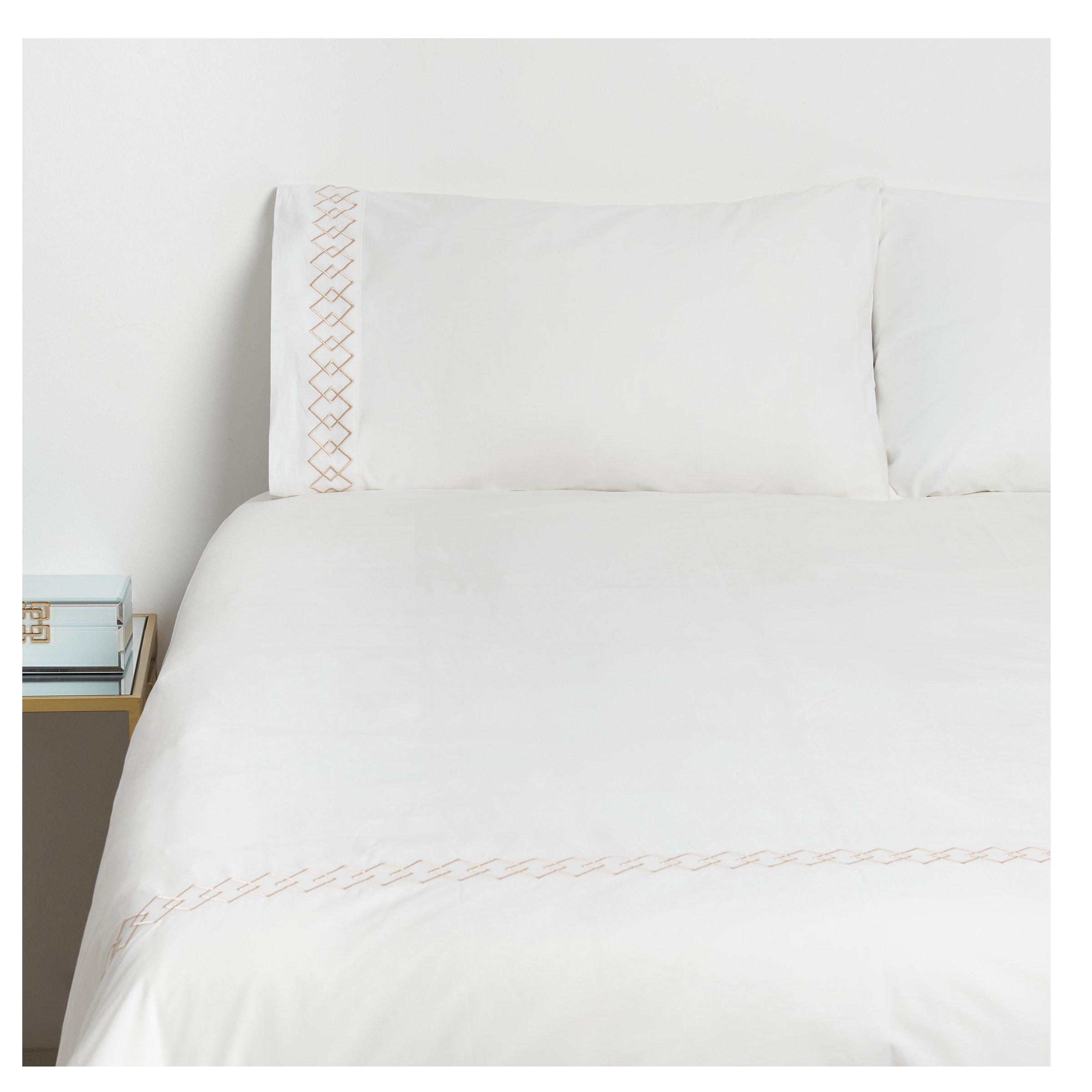 200tc Trellis Embroidery Duvet Set (3177443) Loads of Living