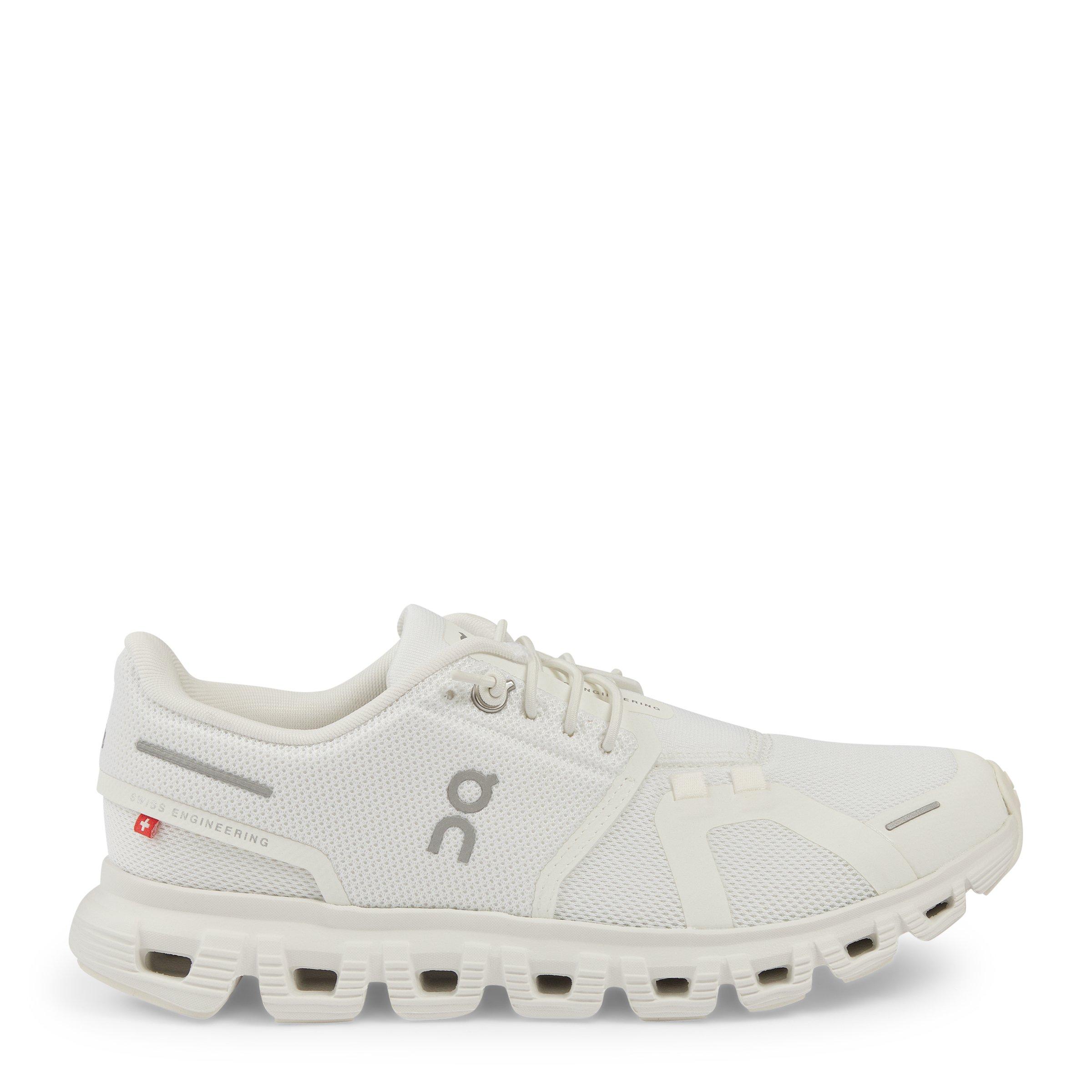 White Cloud 6 (3189956) | On