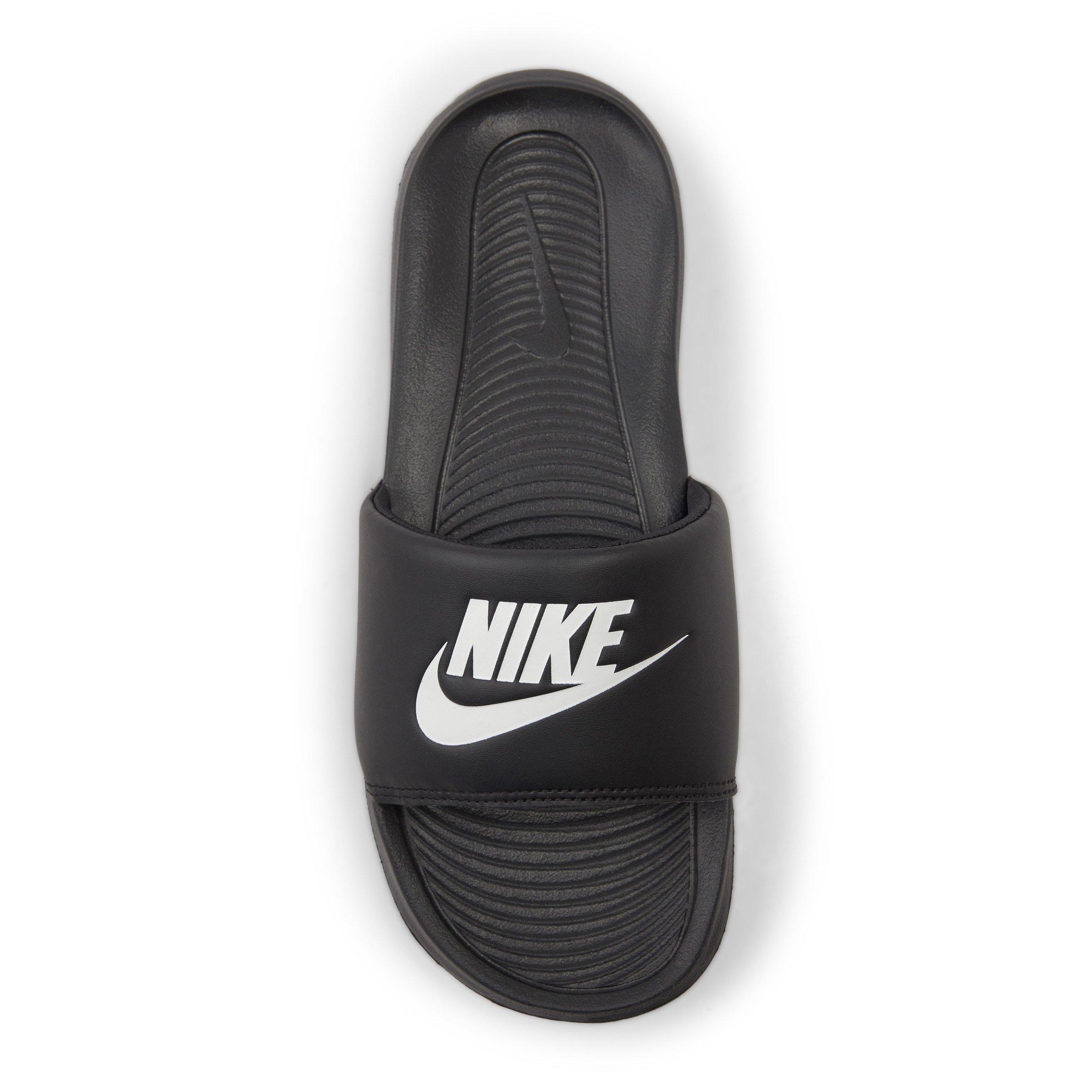 Victori One (3206696) | Nike