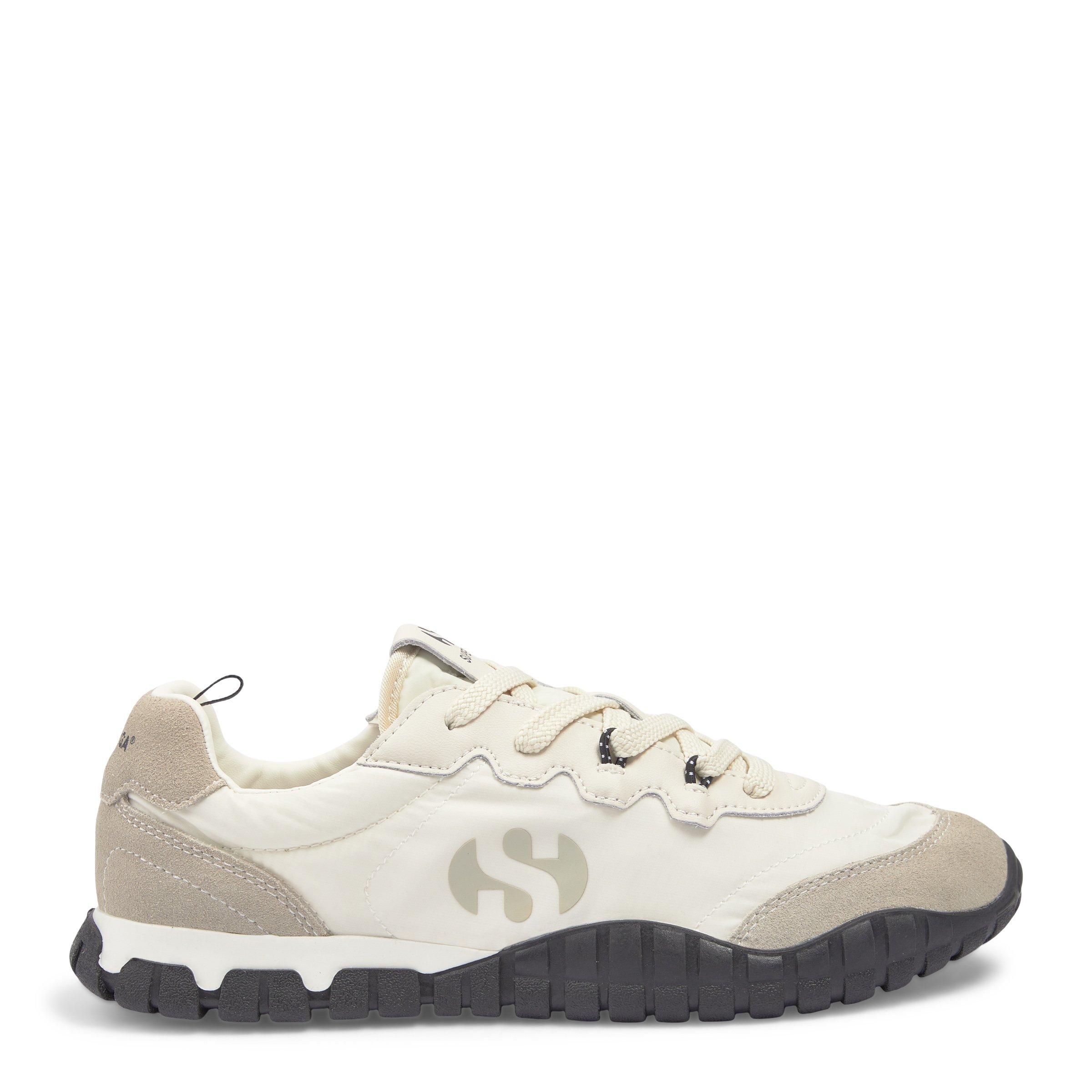 White 3890 Juno Training Urban Trek (3238920) | Superga