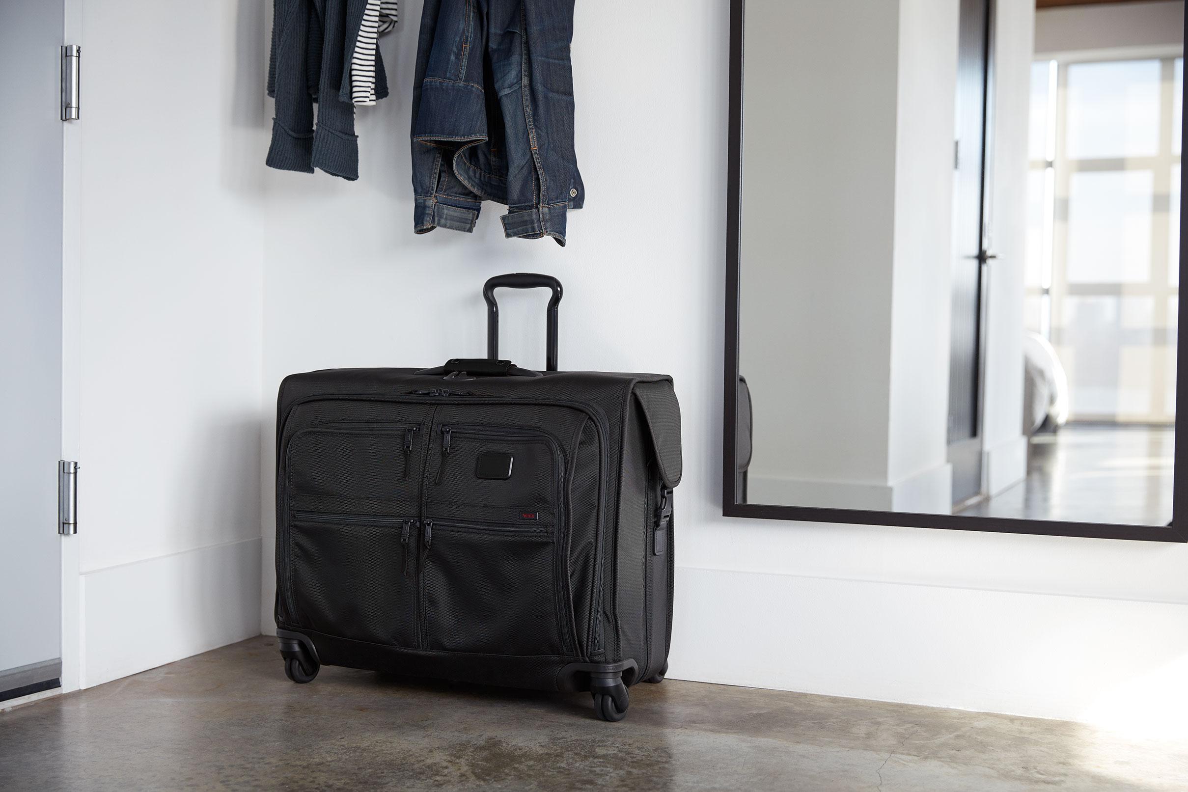 tumi united airlines