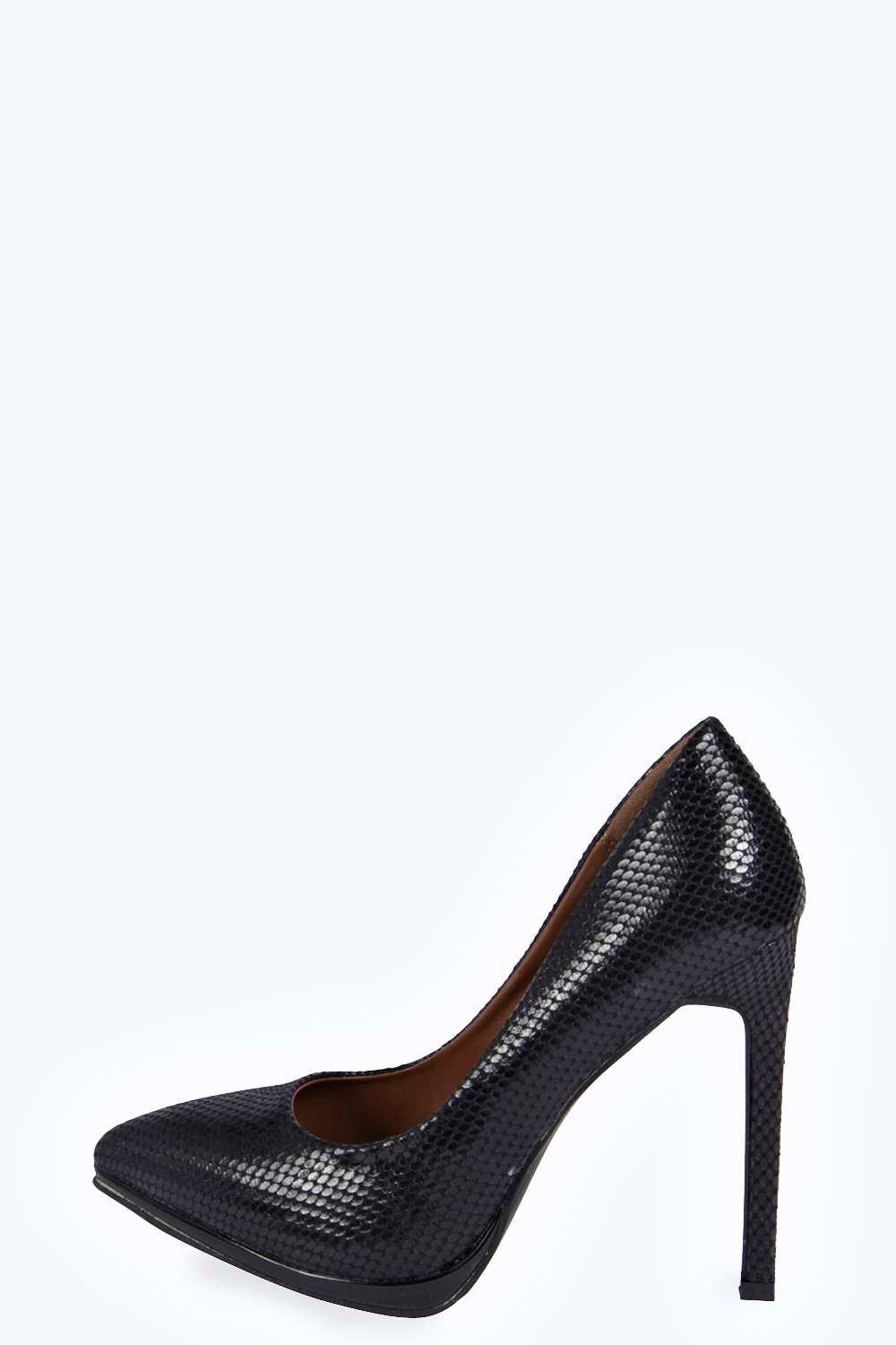 boohoo pointed heels