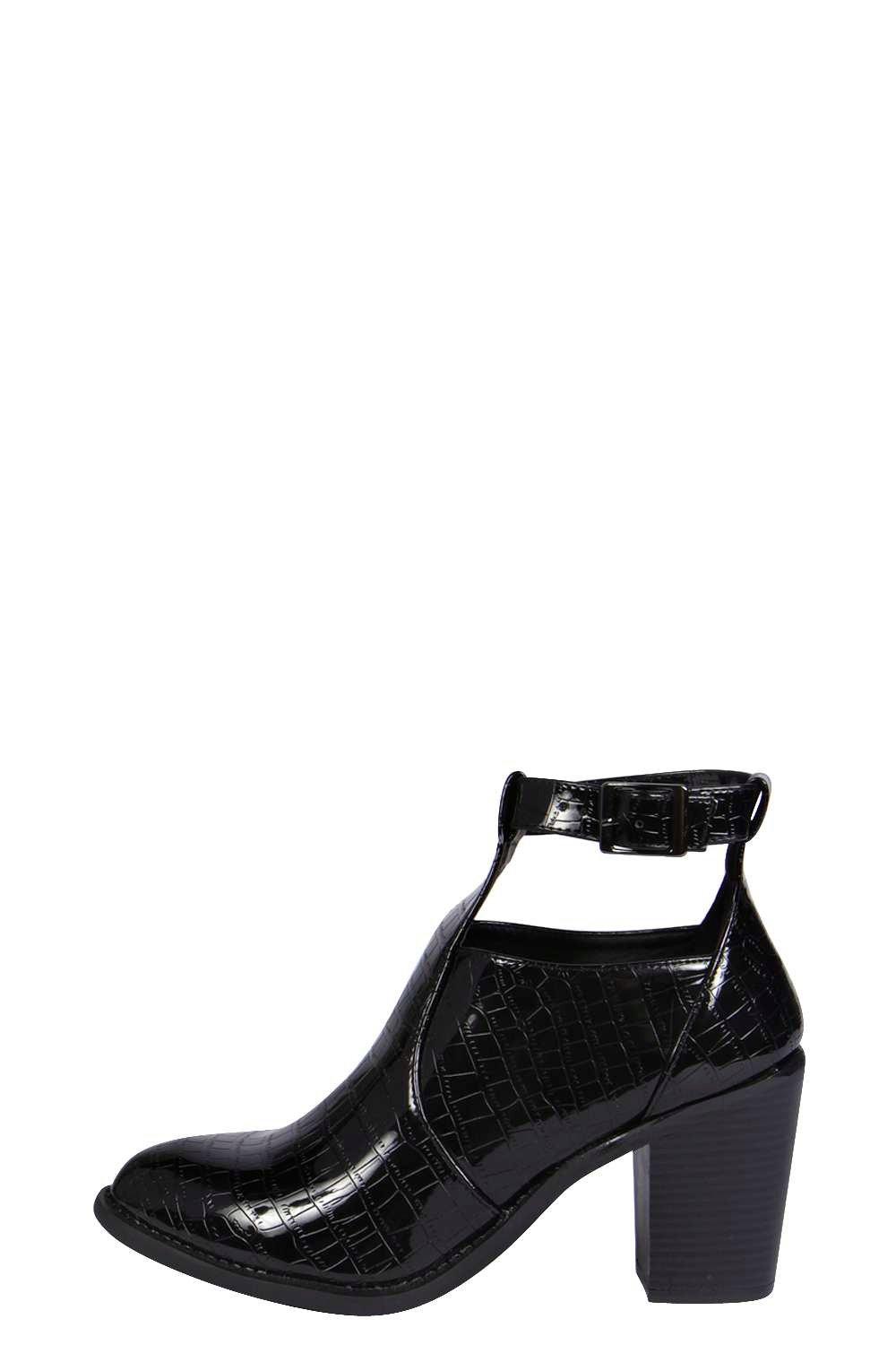 boohoo pointed heels