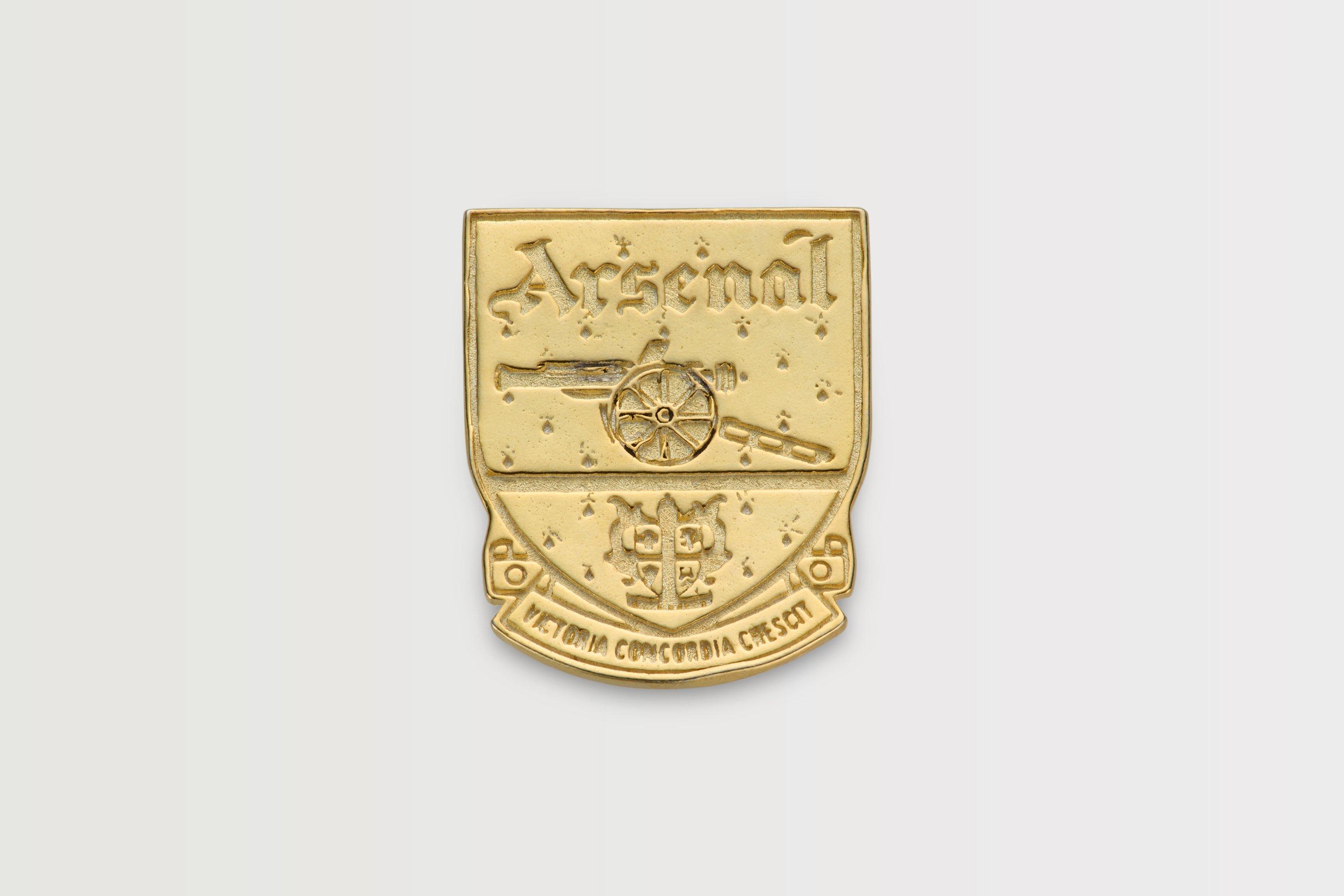 Arsenal 18ct Gold Plated Silver Retro Crest Pin Badge