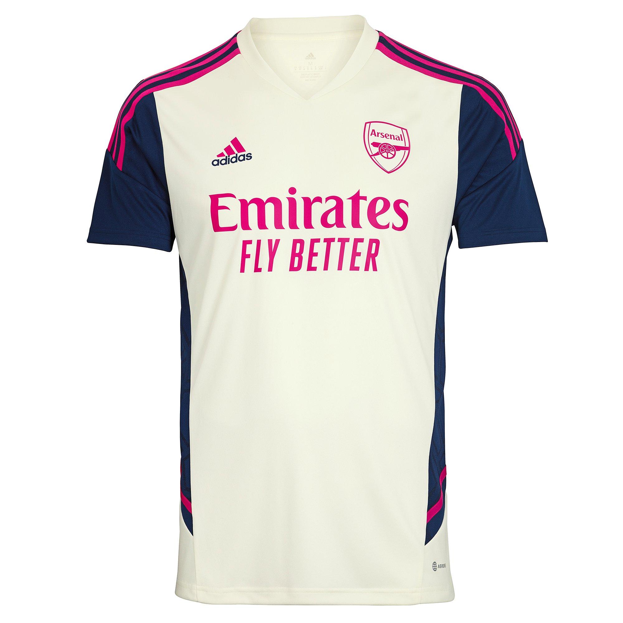 Junior deals arsenal shirt