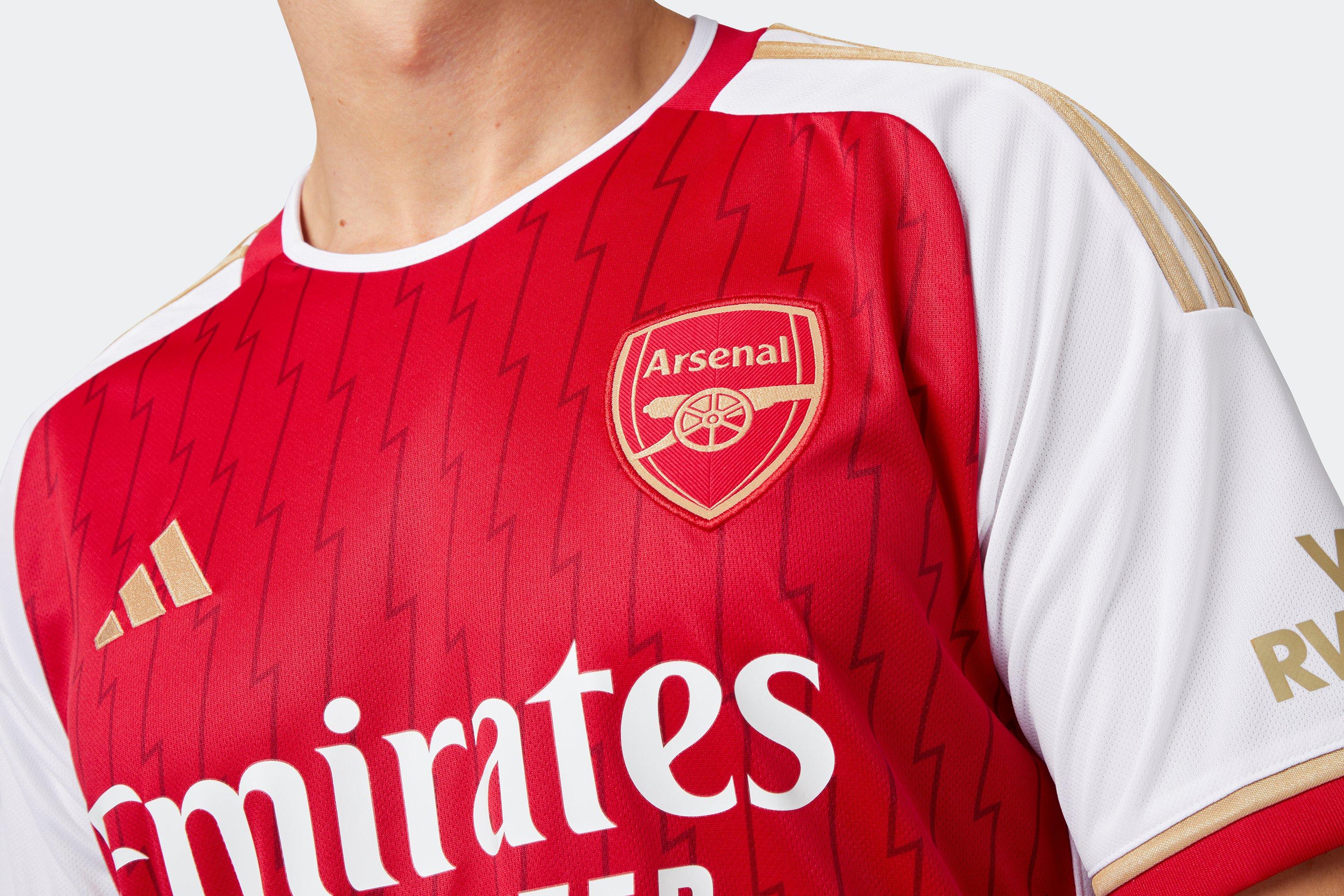 Arsenal store new uniform