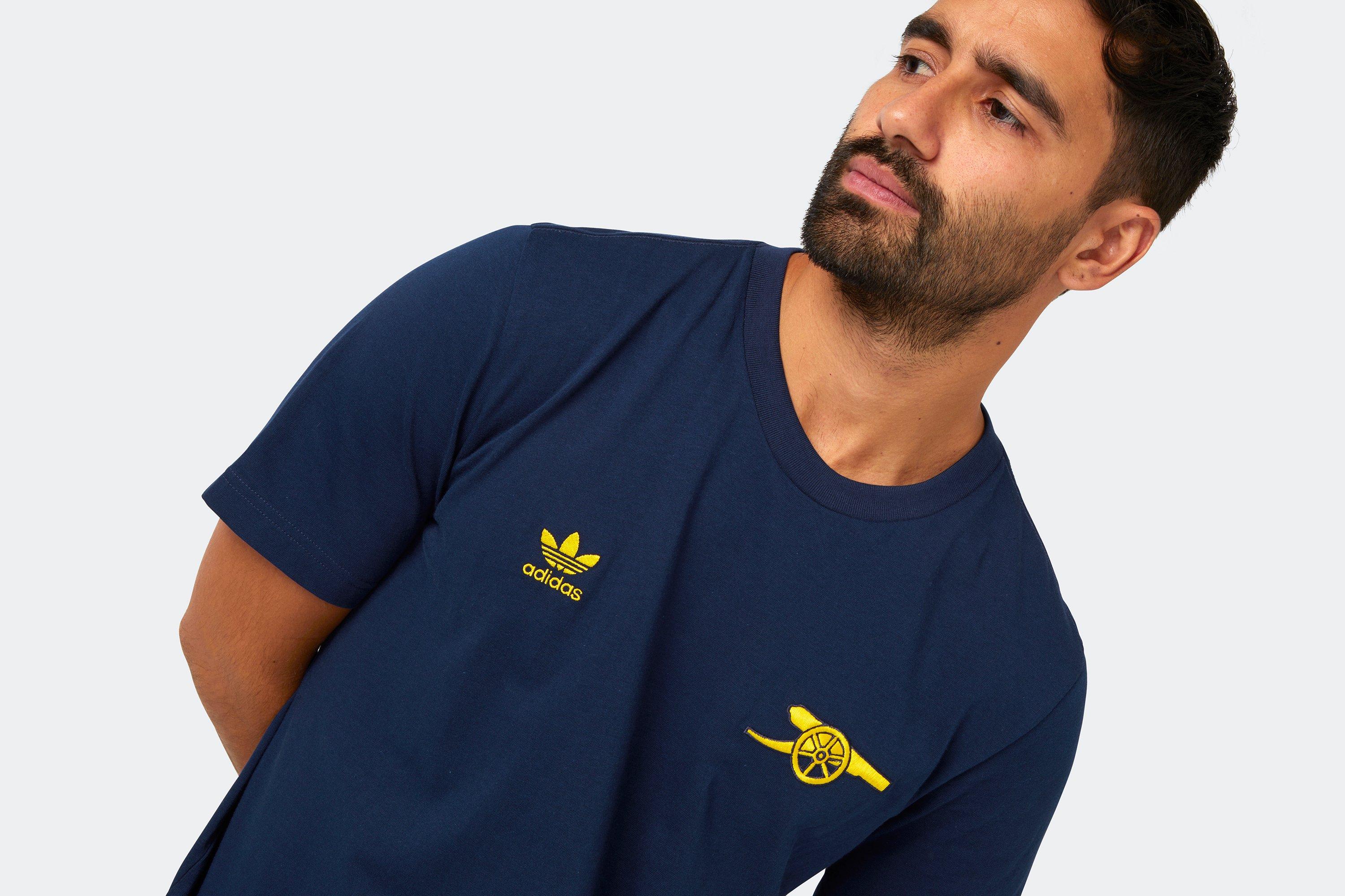 Adidas essential outlet tee